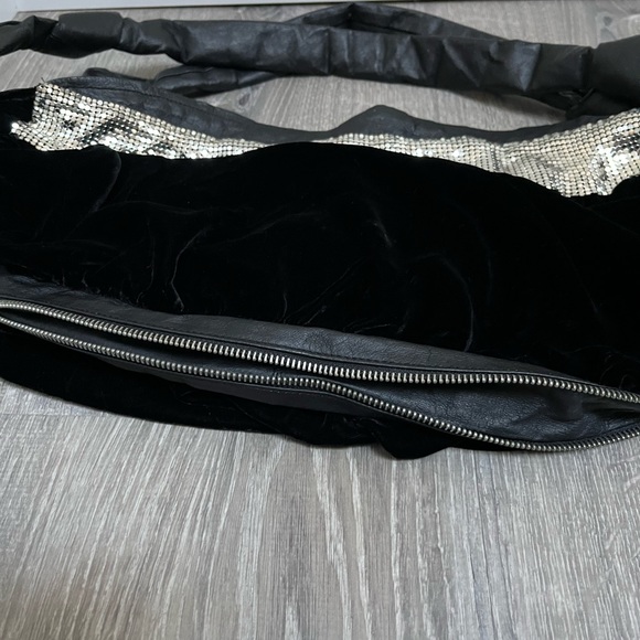 Jana Feifer New Black Velvet Handbag with Silver Mesh - Picture 4 of 6